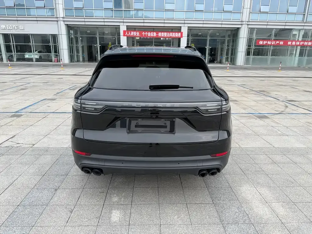 Porsche Cayenne Hybrid — фото 9
