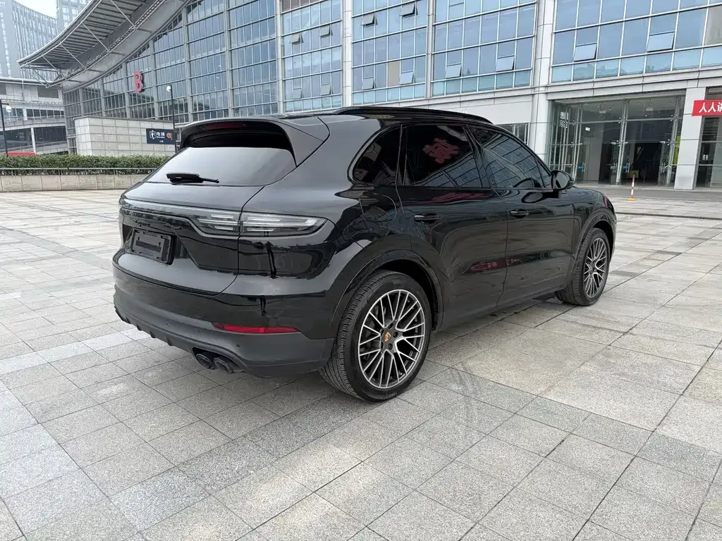 Porsche Cayenne Hybrid — фото 10