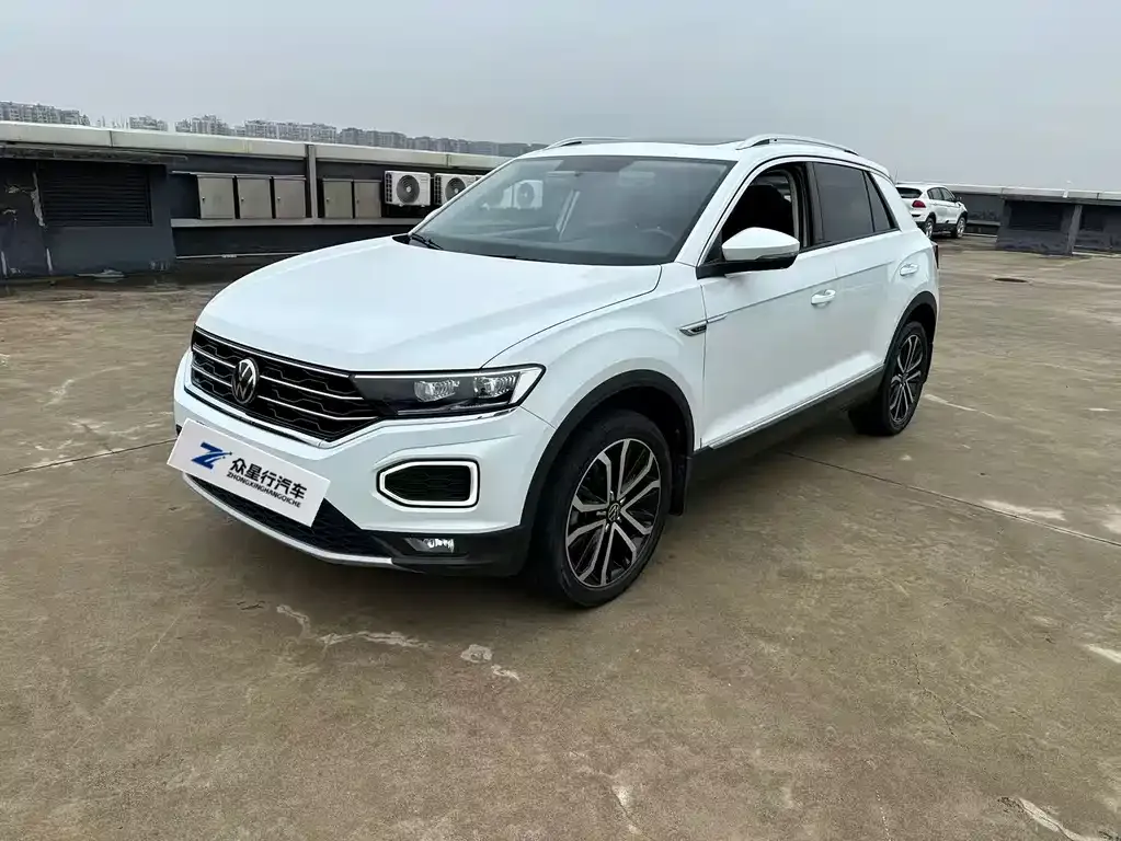 Volkswagen T-Roc — фото 1