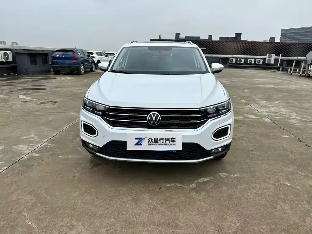 Volkswagen T-Roc — фото 6