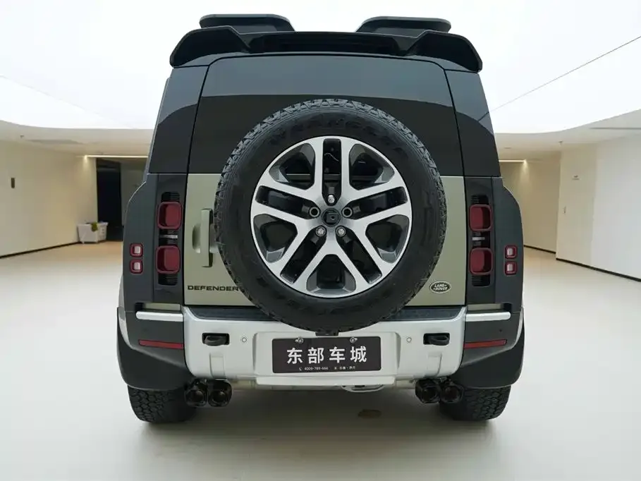 Land Rover Defender — фото 10