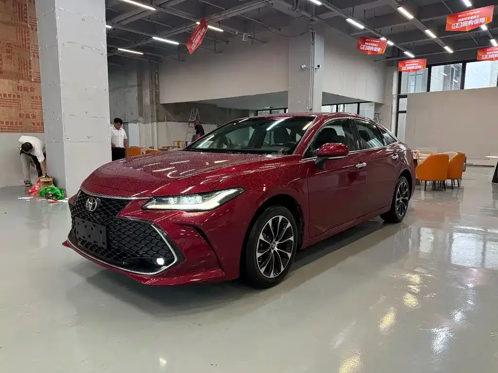 Toyota Avalon — фото 1