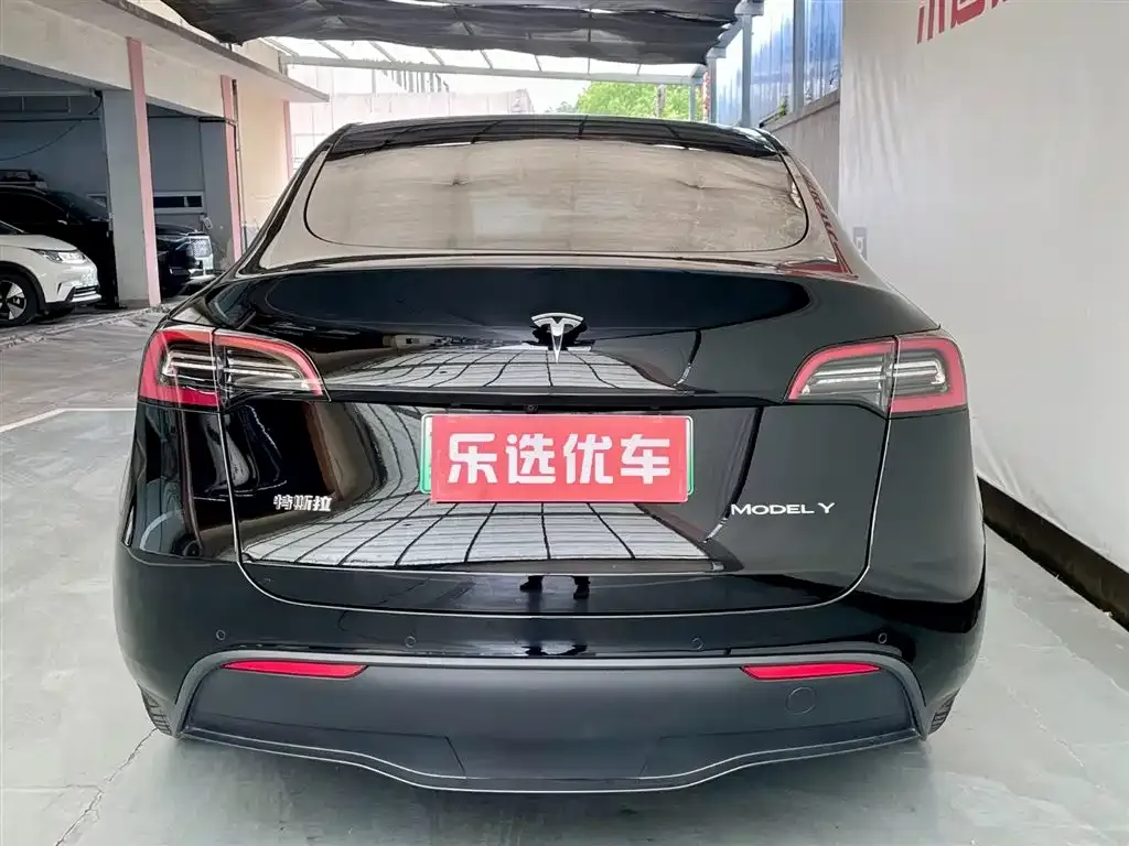 Tesla Model Y — фото 4