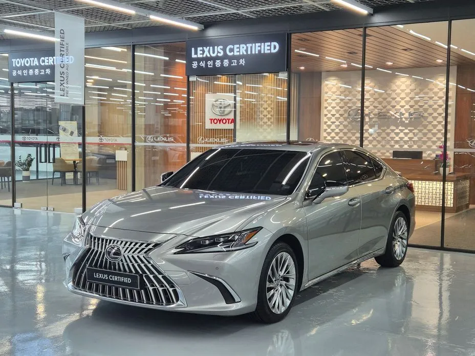 Lexus ES — фото 1