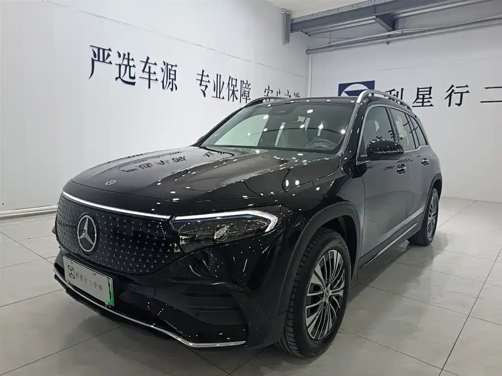 Mercedes-Benz EQB — фото 1