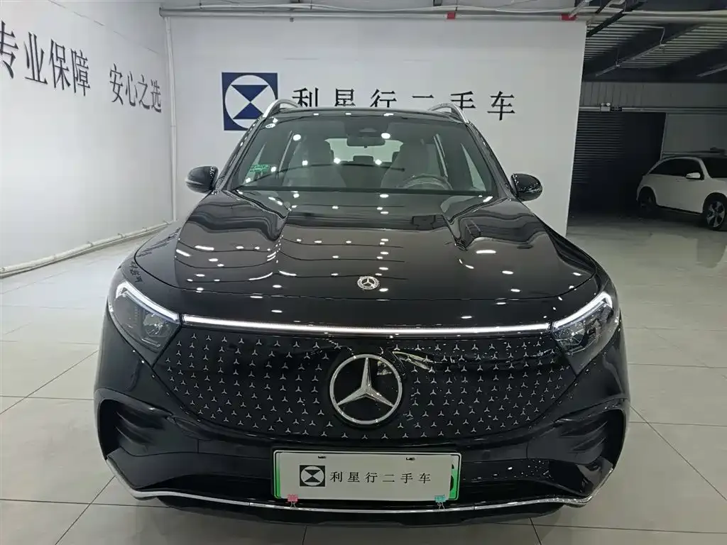 Mercedes-Benz EQB — фото 10