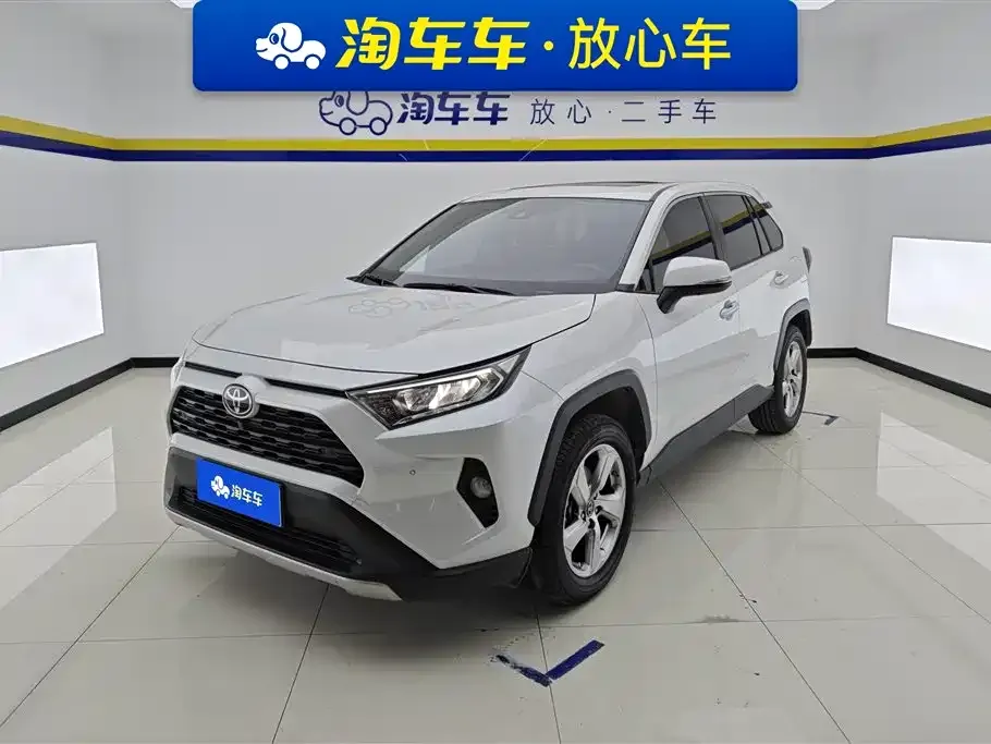 Toyota RAV4 — фото 1