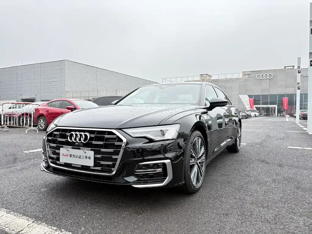 Audi A6L — фото 1