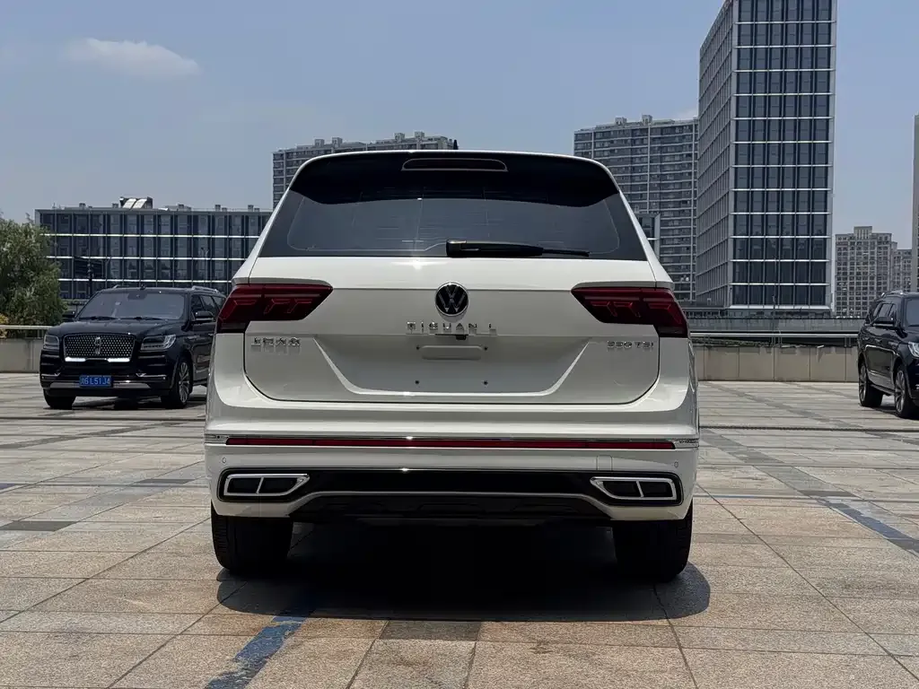 Volkswagen Tiguan L — фото 5