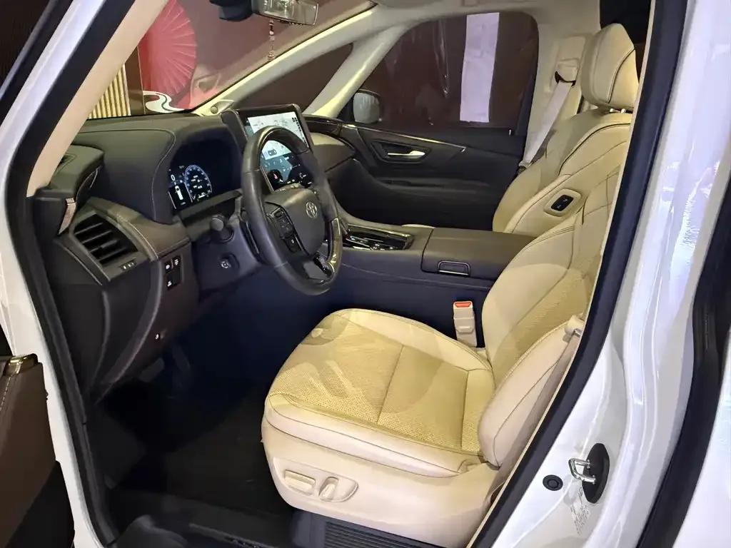 Toyota Alphard — фото 6