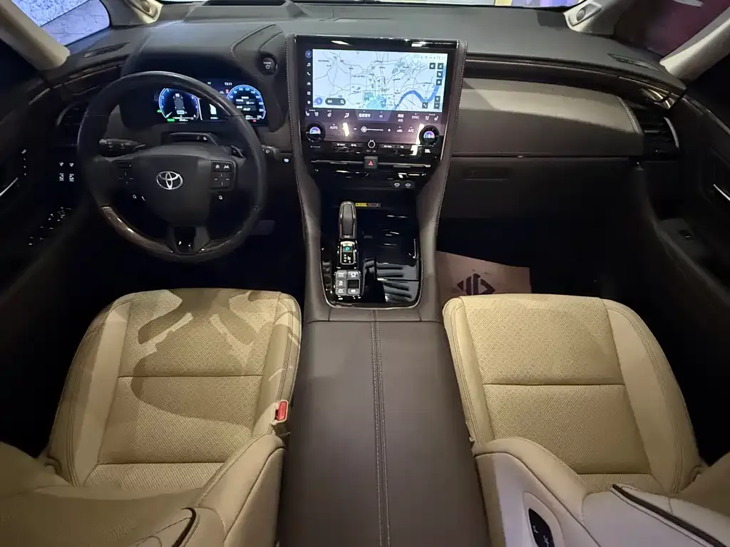 Toyota Alphard — фото 10