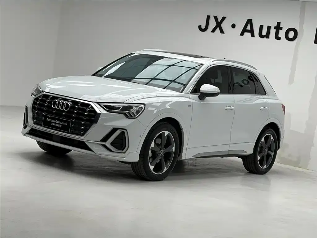 Audi Q3 — фото 1