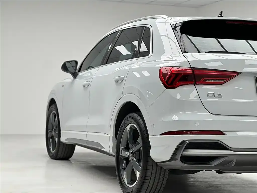 Audi Q3 — фото 10
