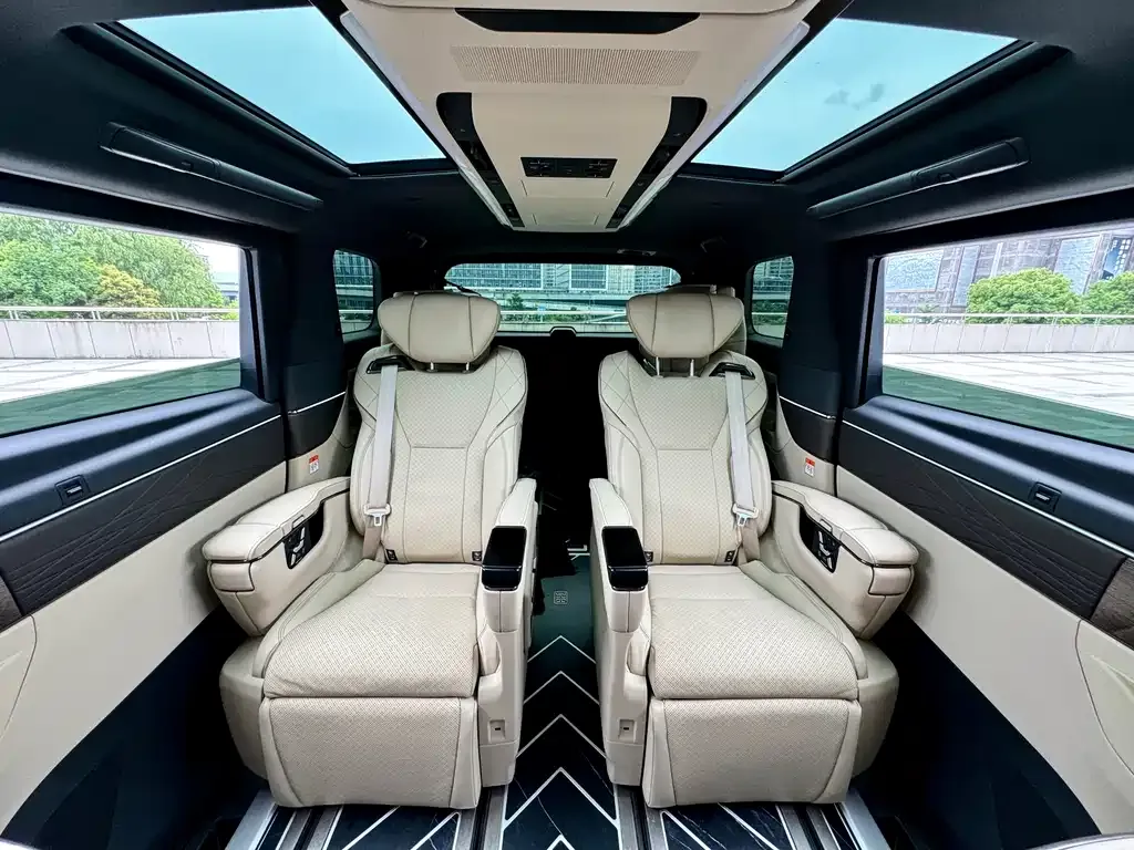 Toyota Vellfire — фото 5