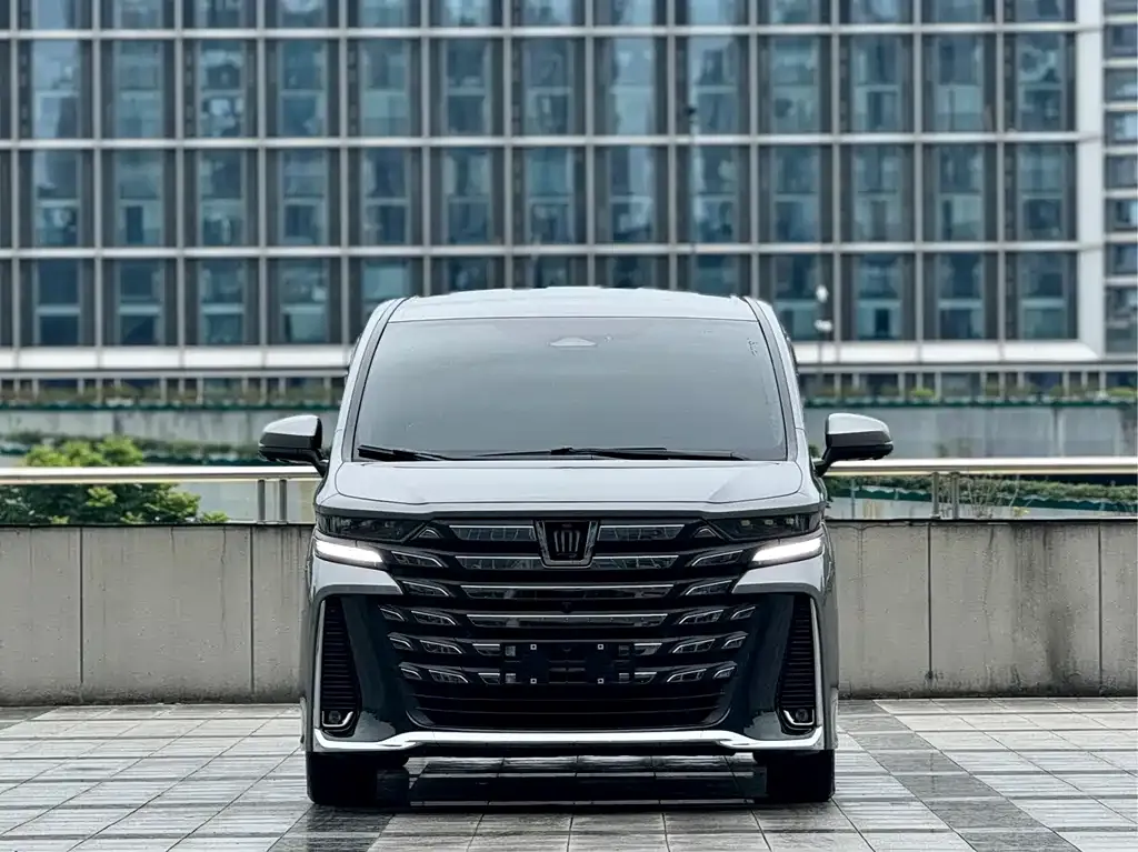 Toyota Vellfire — фото 3