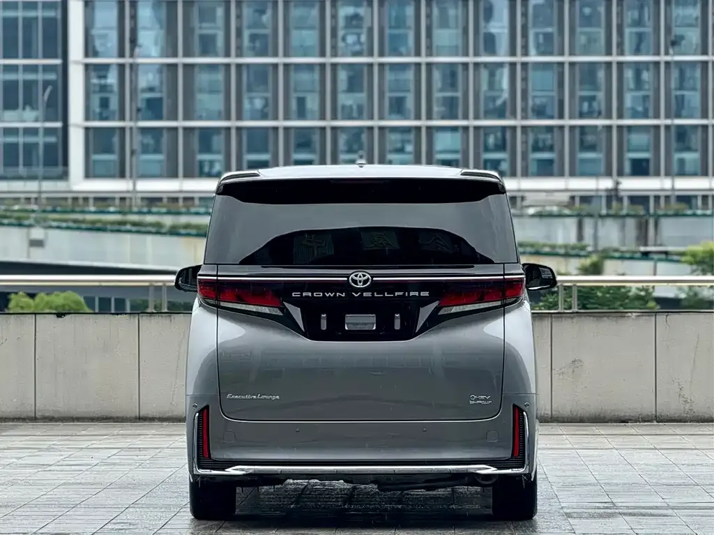 Toyota Vellfire — фото 9