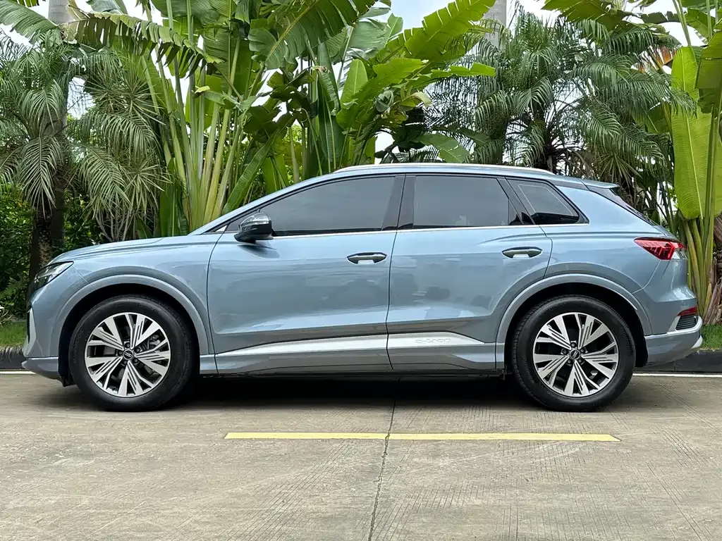 Audi Q4 e-tron — фото 6