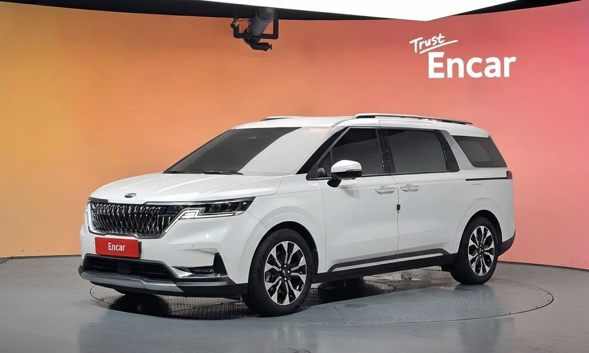 Kia Carnival — фото 1