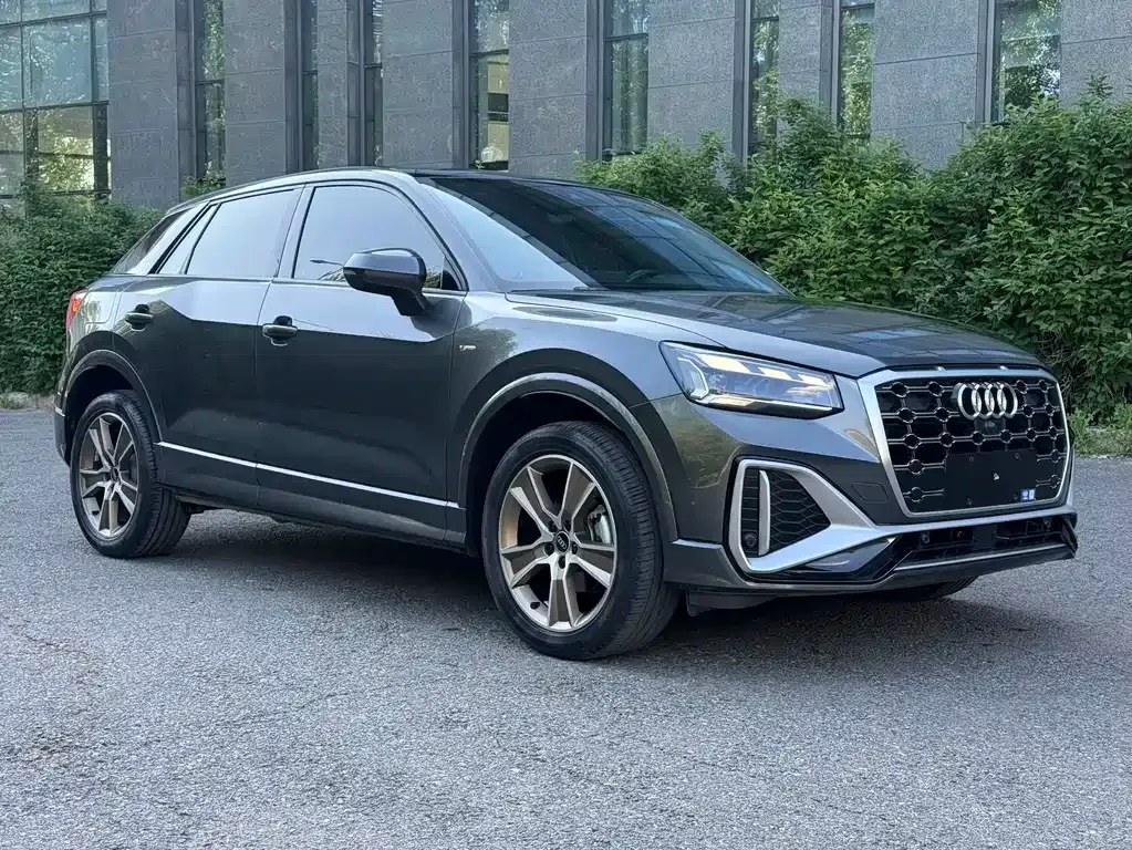 Audi Q2L — фото 4