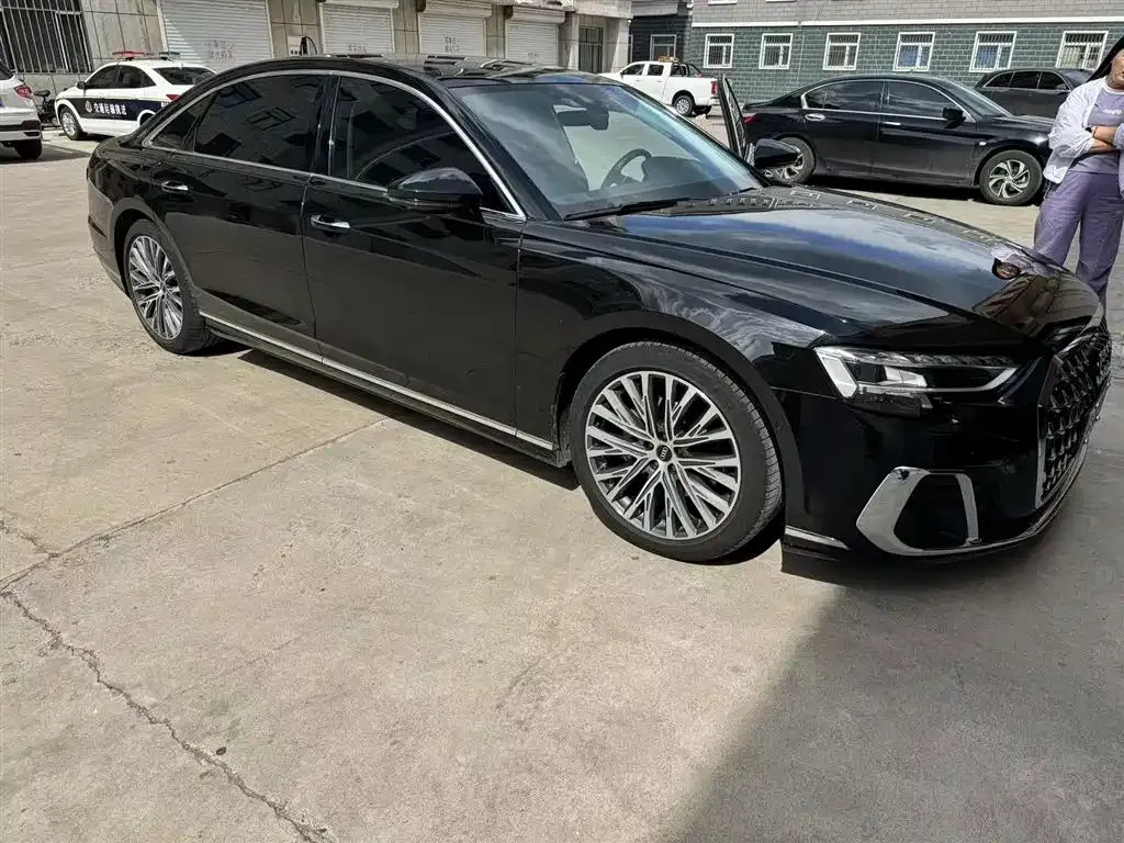 Audi A8 — фото 8