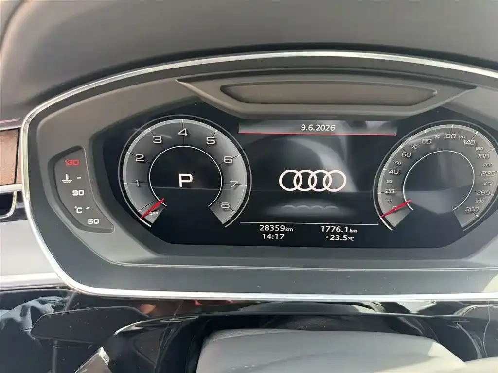 Audi A8 — фото 5