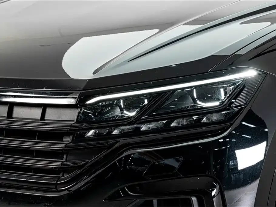 Volkswagen Touareg — фото 10