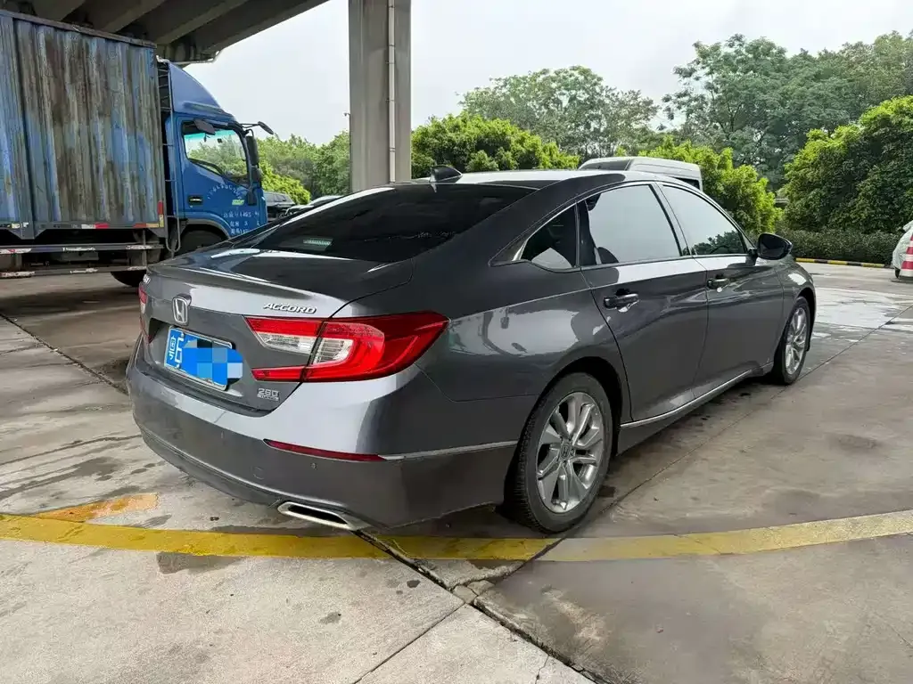 Honda Accord — фото 6