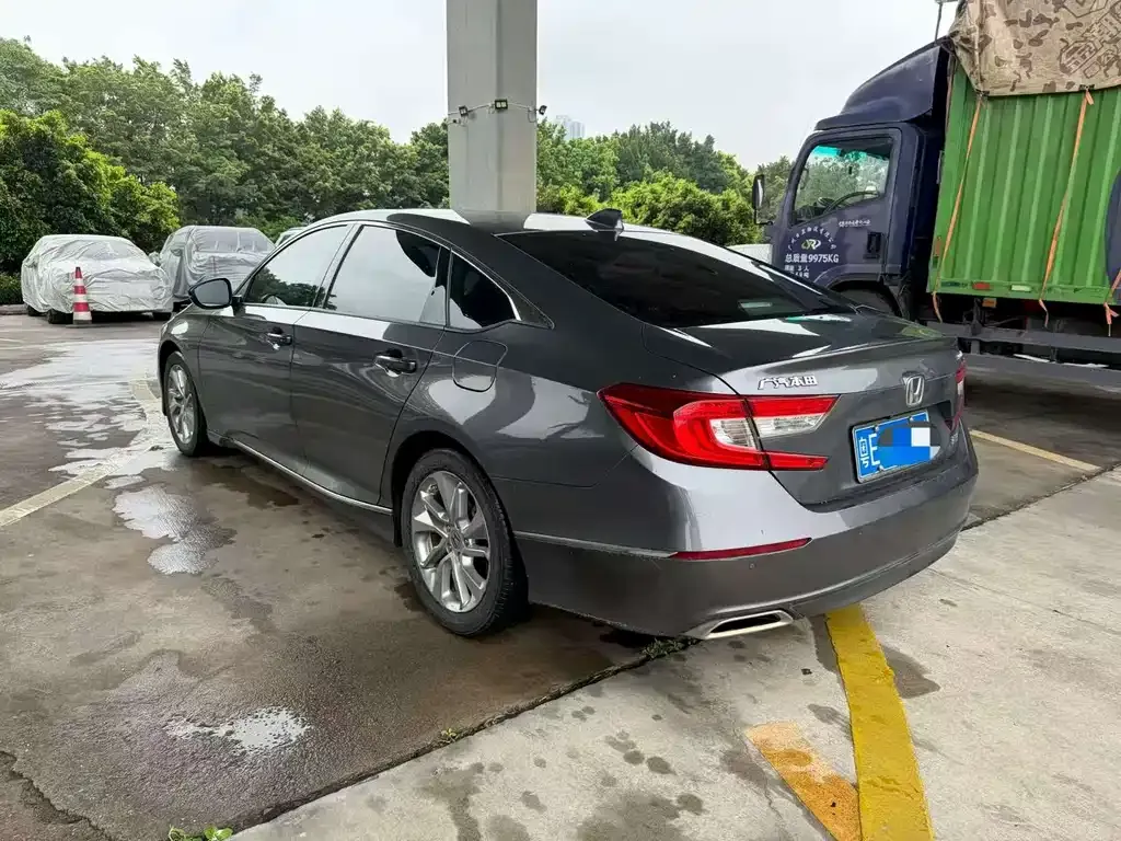 Honda Accord — фото 4