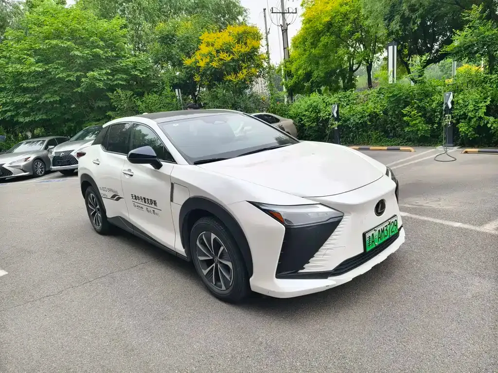 Lexus RZ