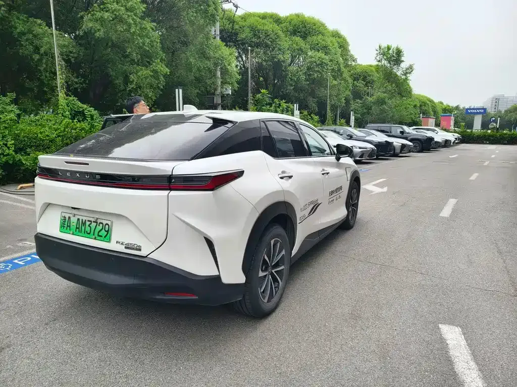 Lexus RZ 2023 из CN, фото 9
