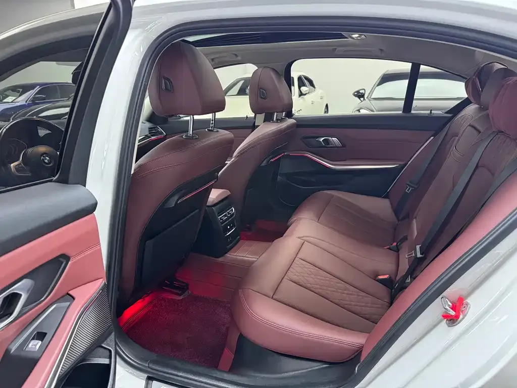 BMW 3 Series 2022 из CN, фото 4