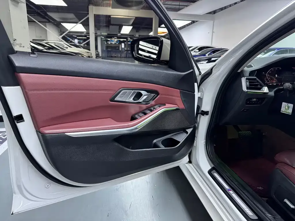 BMW 3 Series 2022 из CN, фото 5