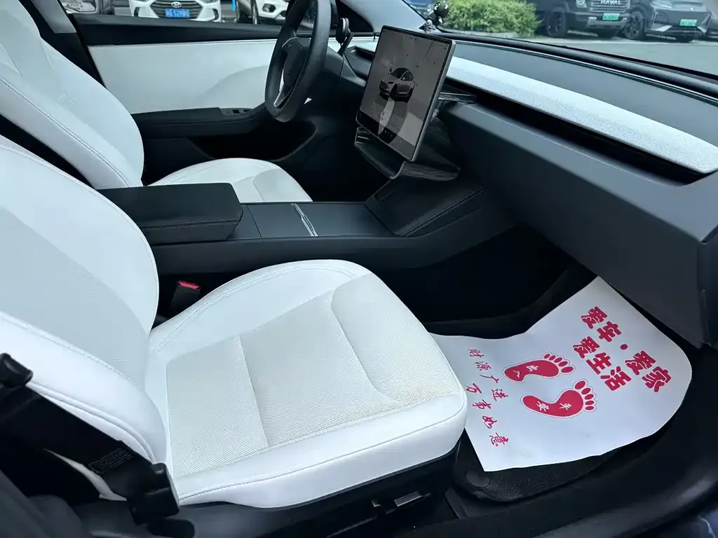 Tesla Model 3 — фото 3