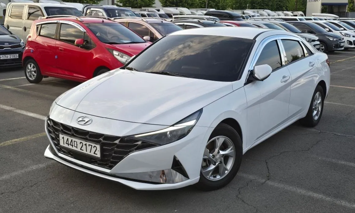 Hyundai AVANTE — фото 1