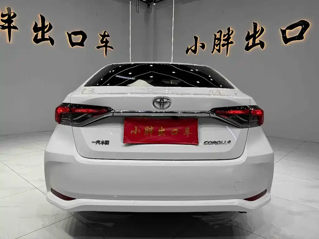 Toyota Corolla — фото 10