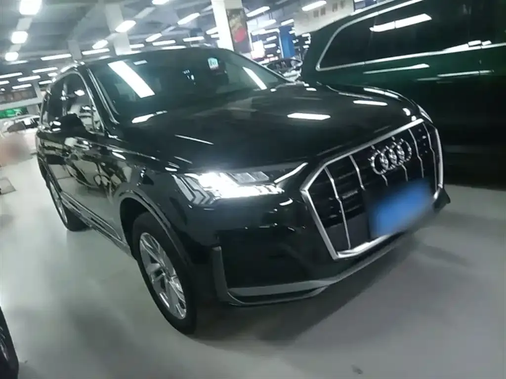 Audi Q7 — фото 8