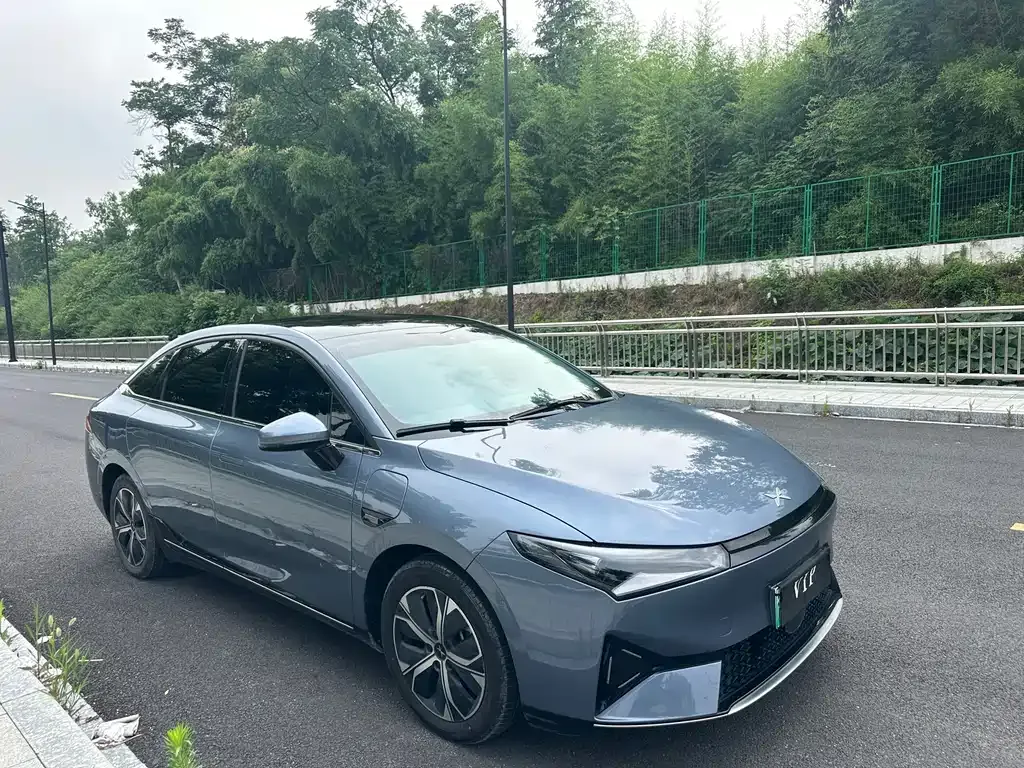 XPeng P5