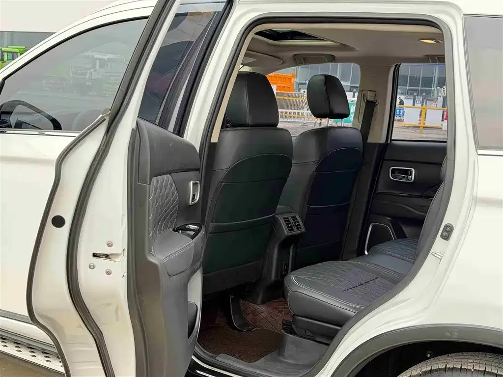Mitsubishi Outlander — фото 10