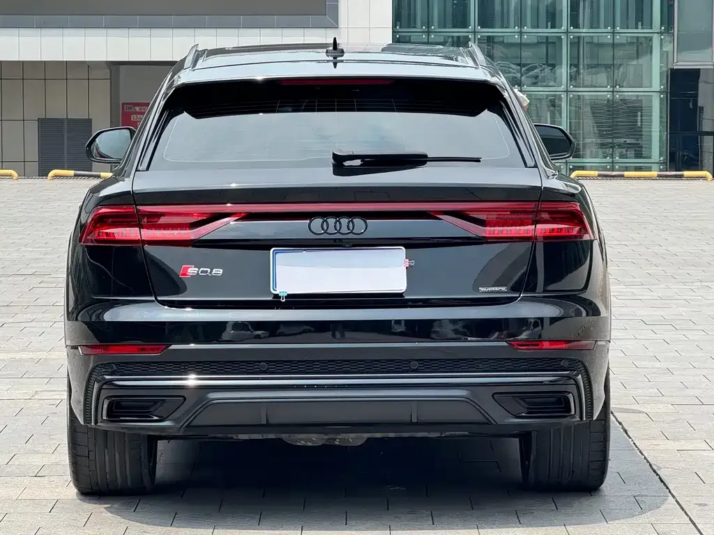 Audi Q8 — фото 2