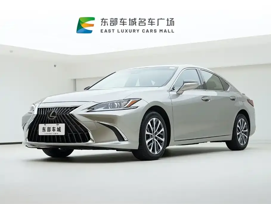 Lexus ES — фото 1