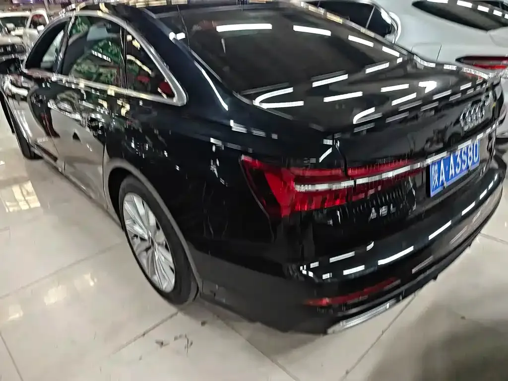 Audi A6L — фото 5