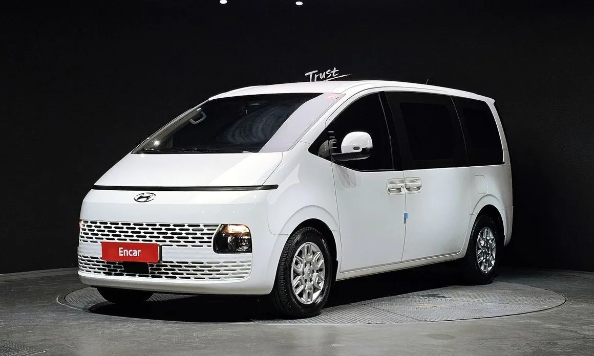 Hyundai Staria — фото 1