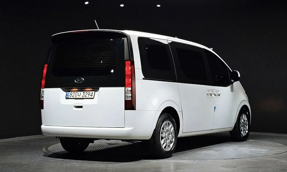 Hyundai Staria — фото 2