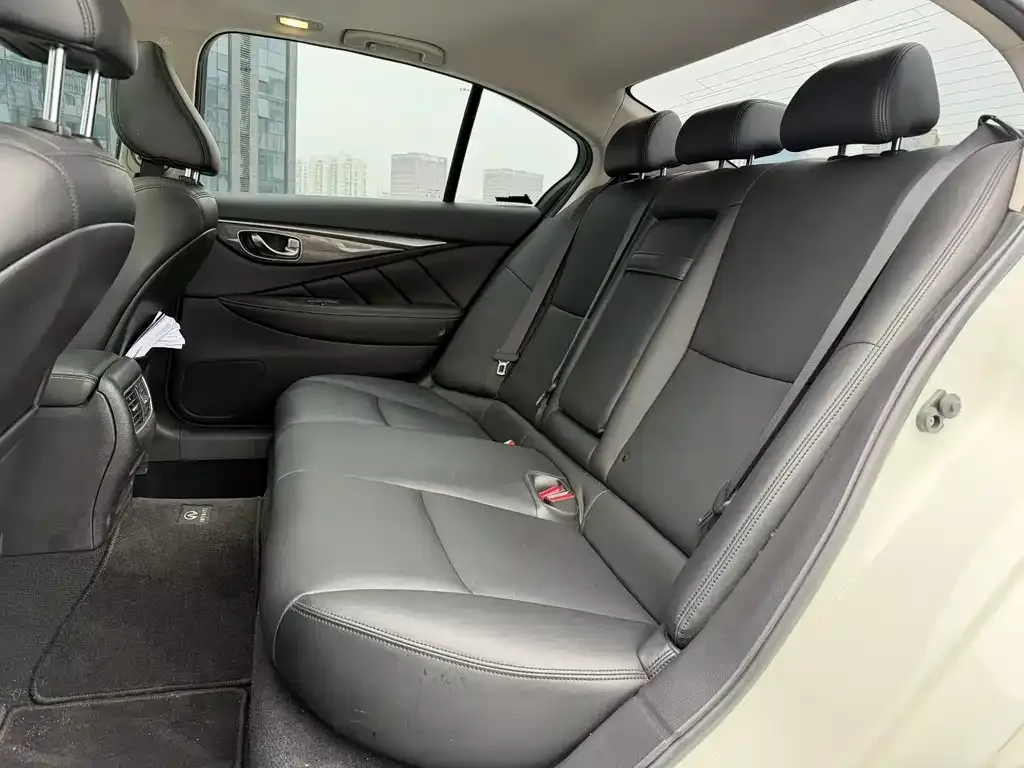 Infiniti Q50L 2023 из CN, фото 4