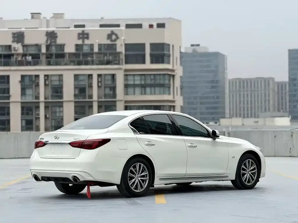 Infiniti Q50L 2023 из CN, фото 3