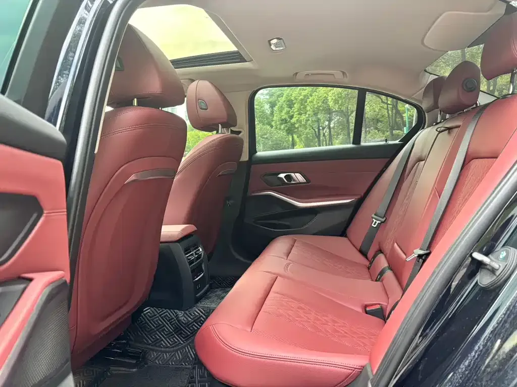 BMW 3 Series 2022 из CN, фото 8