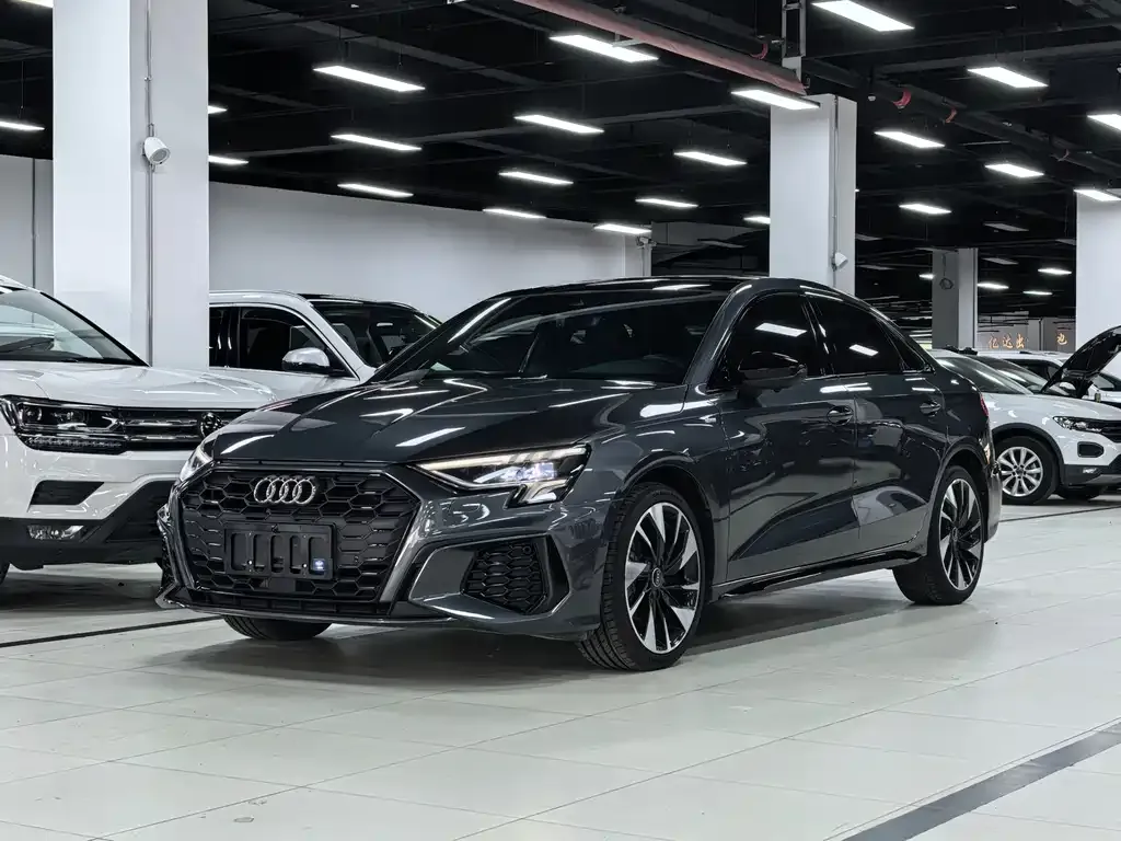 Audi A3 — фото 1