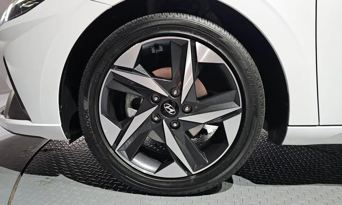 Hyundai AVANTE 2023 из KR, фото 5