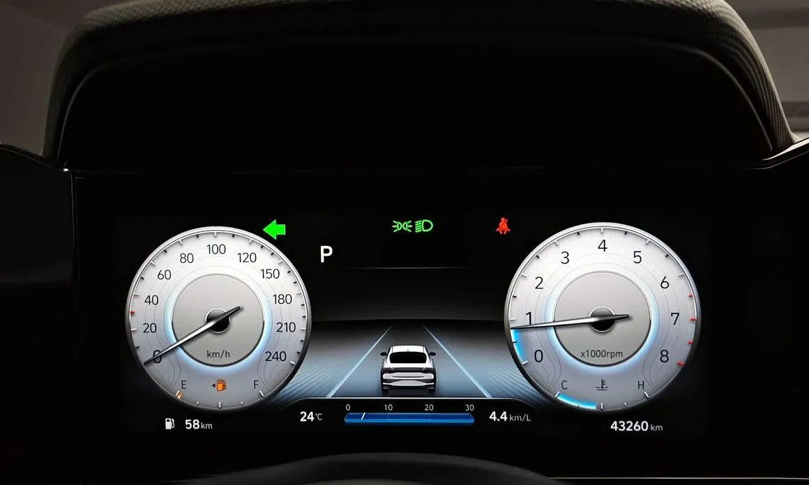 Hyundai AVANTE 2023 из KR, фото 4
