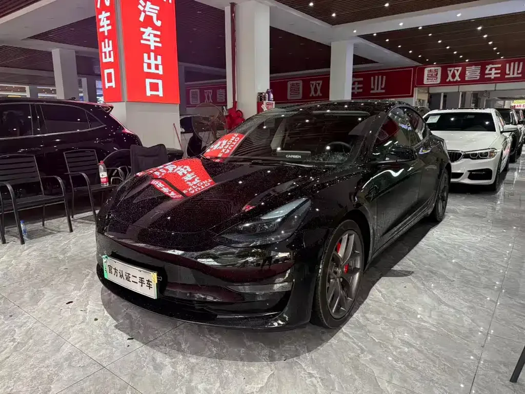 Tesla Model 3 — фото 1
